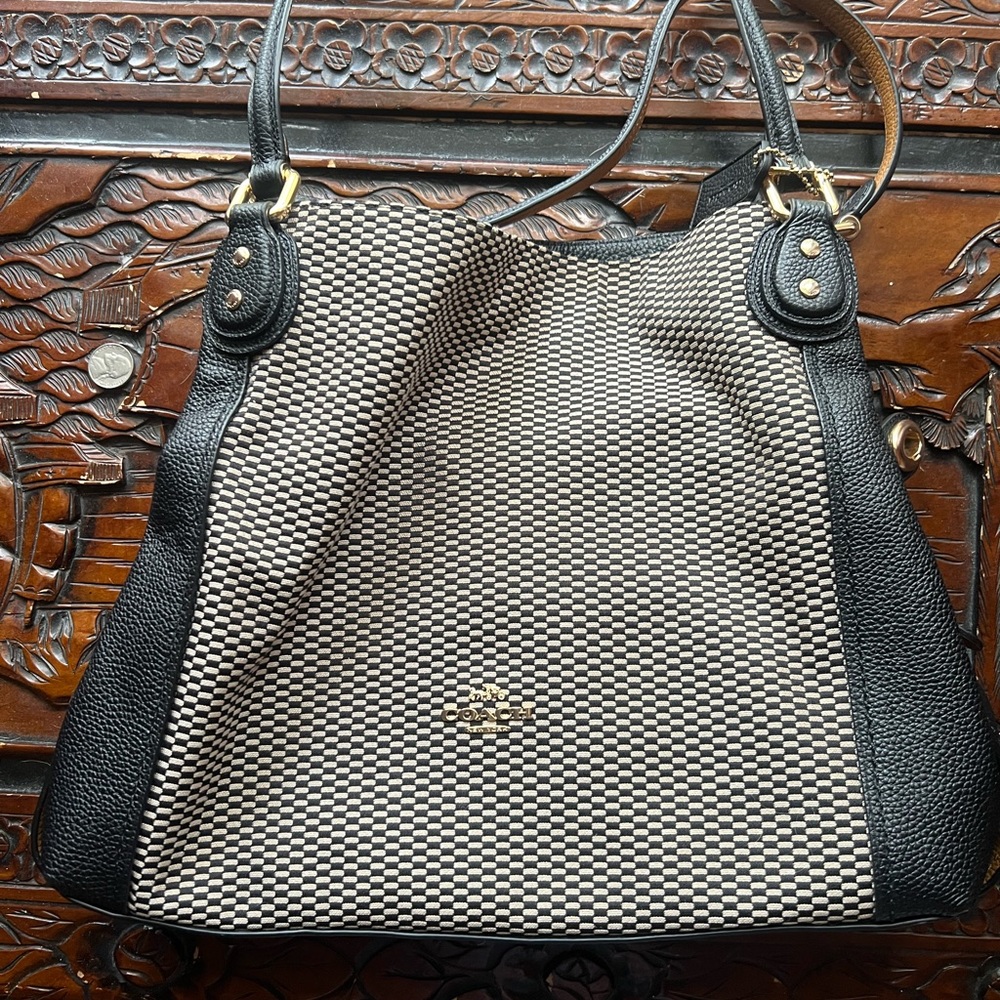 Edie Shoulder Bag 31 with Legacy Print